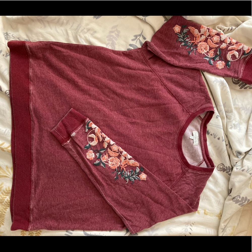 Lucky Embroidered Sweatshirt Crewneck
